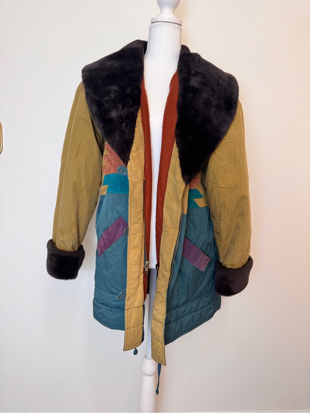 Vintage Mulberry Street Faux Fur Geometric Applique Coat S Colorblock